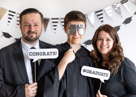 Hats Off to the Grad! 🎓 - Plan a Graduation Party