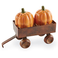 Load image into Gallery viewer, Pumpkin Salt and Pepper Shakers
