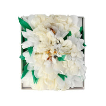 Load image into Gallery viewer, Meri Meri White Blossom Garland
